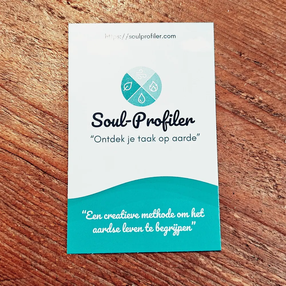 Kaartje van SoulProfiler met de tekst Ontdek je taak op aarde